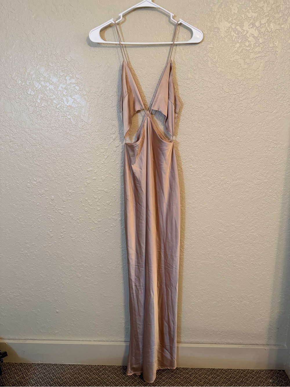 Princess Polly Satin Slip Dress in Champagne size 4 - Picture 5 of 8